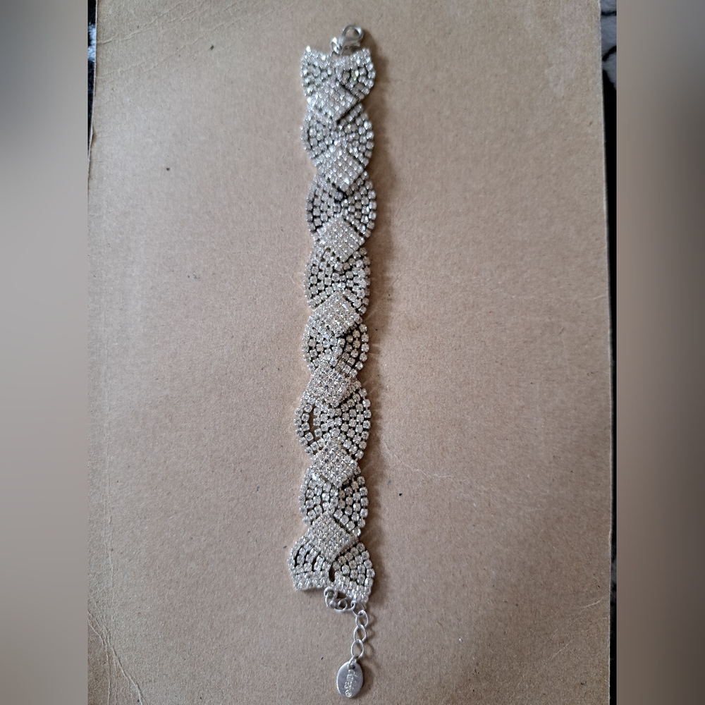 Women's bracelet